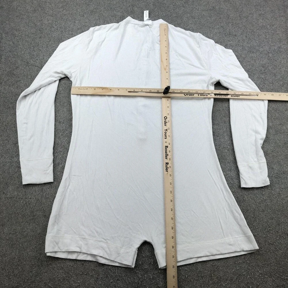SKIMS White Long Sleeve Tee - Picture 7 of 9